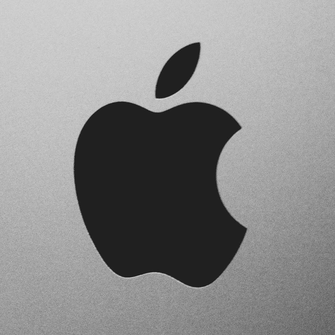Apple Eyes “Liquid Glass” Redesign and Smarter AI at WWDC 2025