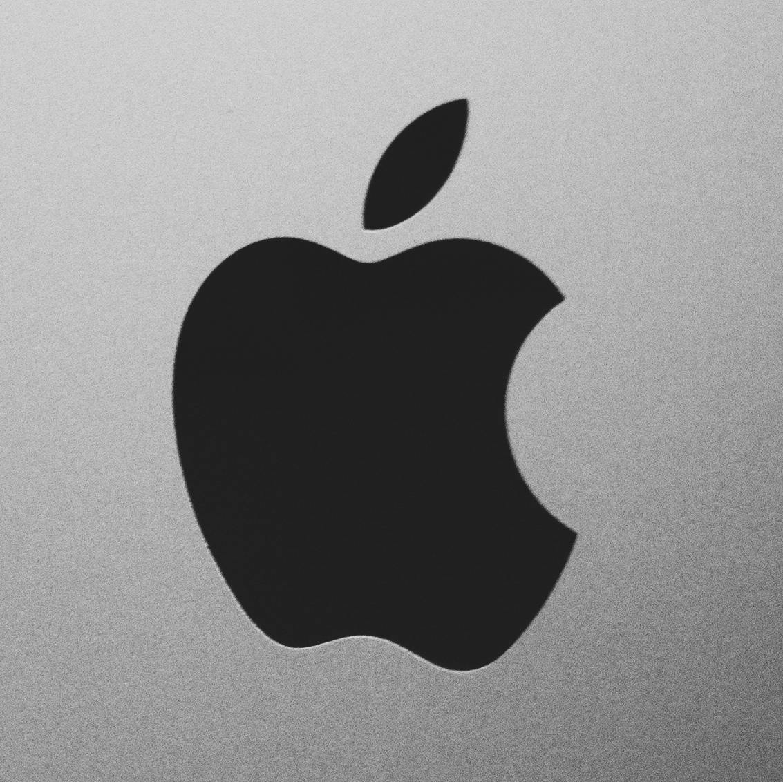 Apple Eyes “Liquid Glass” Redesign and Smarter AI at WWDC 2025