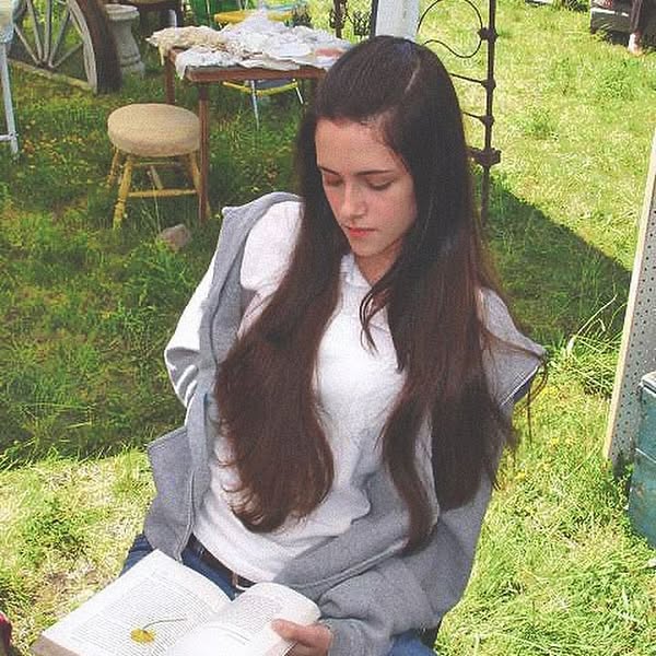 Kristen Stewart Preps for Cannes with L.A. Salon Visit
